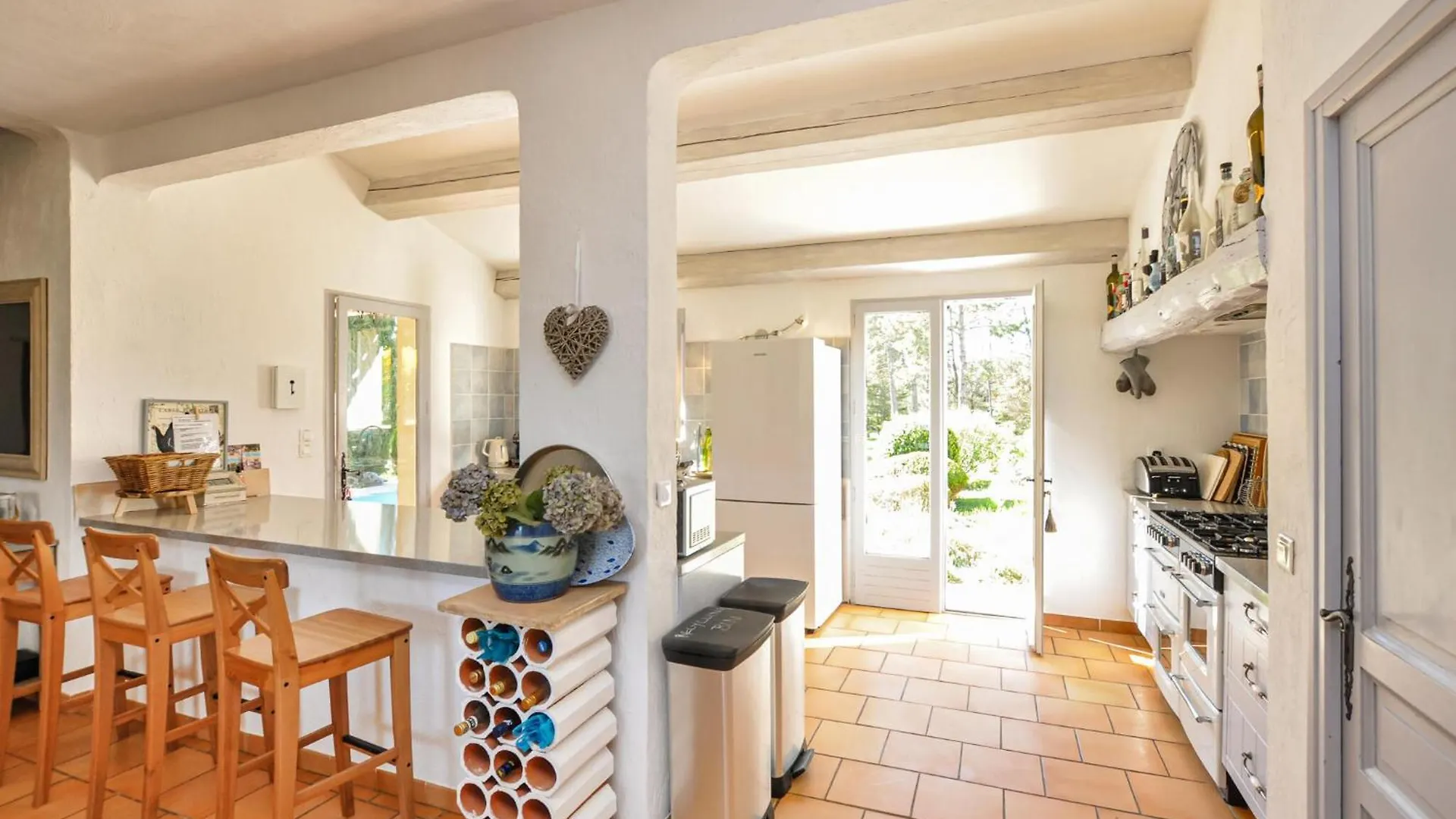 Gorgeous Home In Callian With Wifi 卡连
